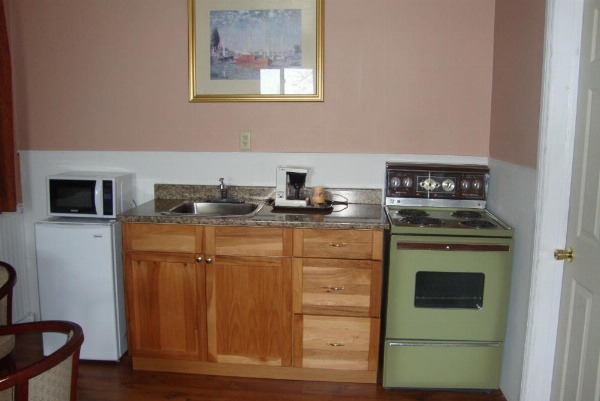 Royal Napanee Inn image 16