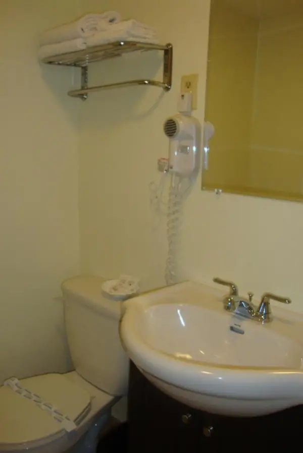 Royal Napanee Inn 6